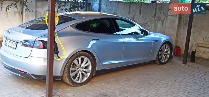 Лифтбек Tesla Model S 2013 в Богородчанах