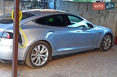 Лифтбек Tesla Model S 2013 в 