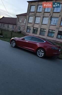Лифтбек Tesla Model S 2014 в 