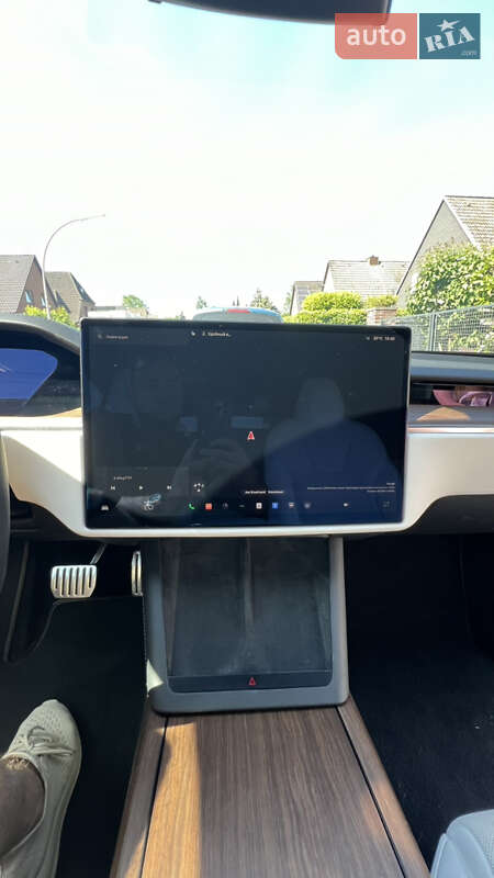 Ліфтбек Tesla Model S 2022 в Львові