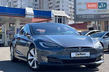 Лифтбек Tesla Model S 2020 в 