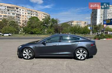 Лифтбек Tesla Model S 2020 в 