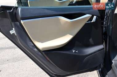 Лифтбек Tesla Model S 2016 в 