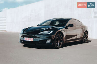 Ліфтбек Tesla Model S 2020 в 