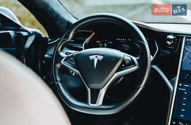 Ліфтбек Tesla Model S 2020 в 