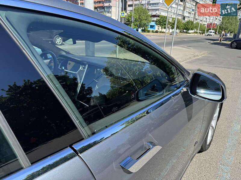 Лифтбек Tesla Model S 2013 в Днепре