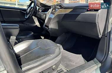Ліфтбек Tesla Model S 2013 в 