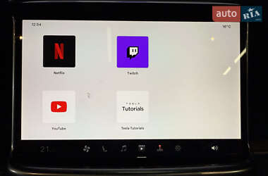 Лифтбек Tesla Model S 2022 в 
