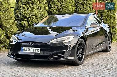 Ліфтбек Tesla Model S 2015 в Києві