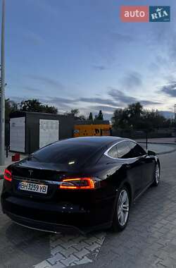 Лифтбек Tesla Model S 2013 в 