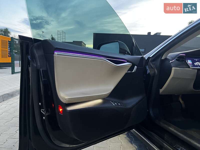 Ліфтбек Tesla Model S 2013 в Одесі
