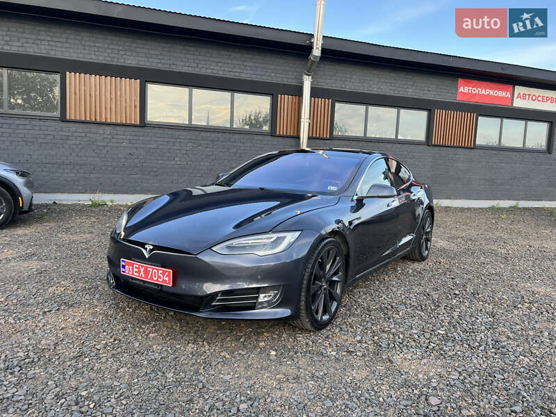 Лифтбек Tesla Model S 2018 в 
