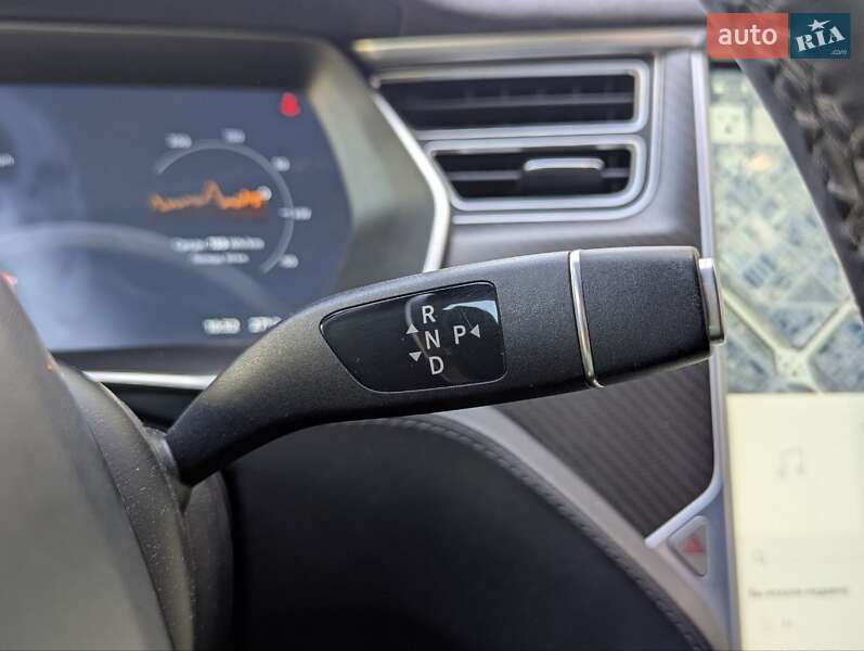 Ліфтбек Tesla Model S 2015 в Києві