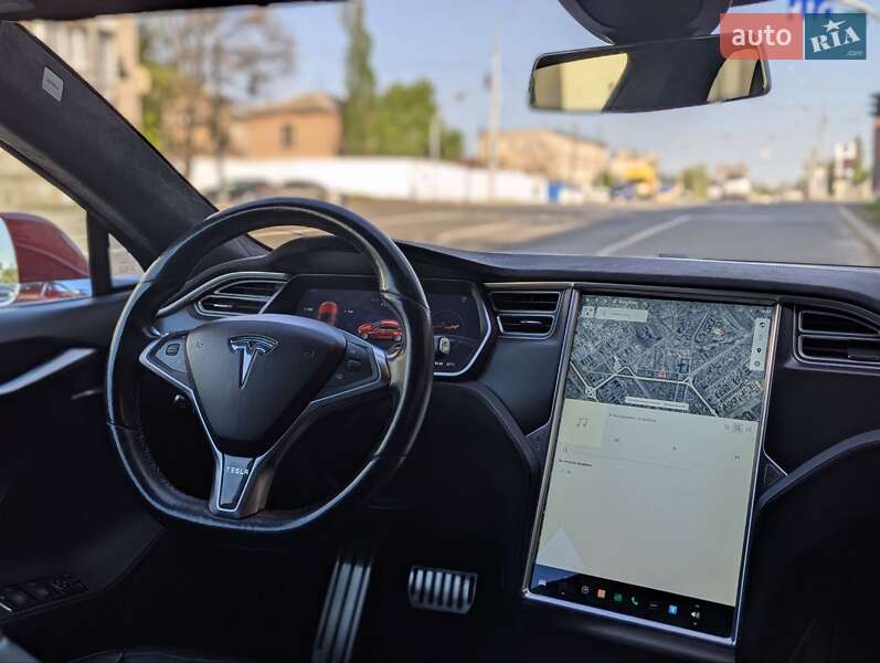 Ліфтбек Tesla Model S 2015 в Києві