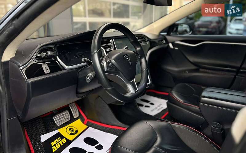 Ліфтбек Tesla Model S 2013 в Івано-Франківську