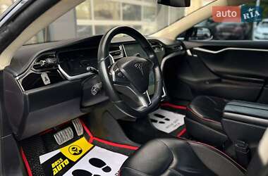 Лифтбек Tesla Model S 2013 в 