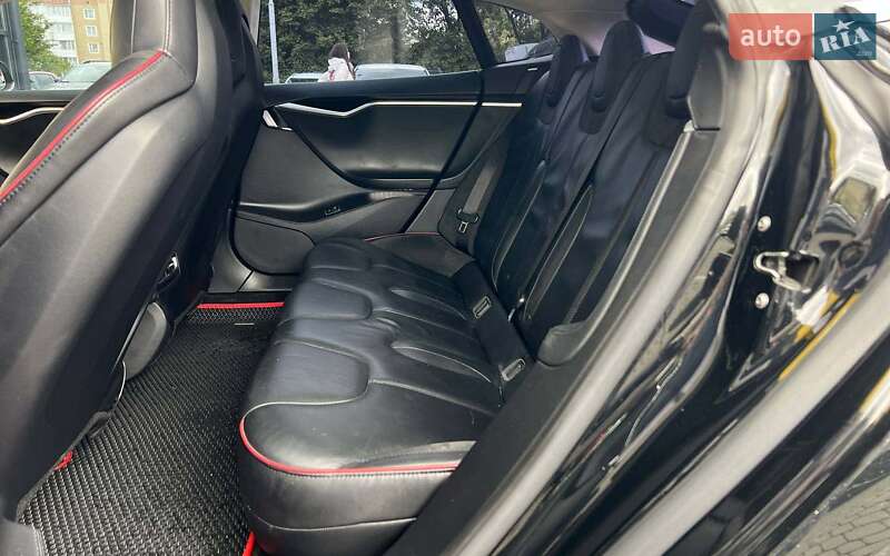 Ліфтбек Tesla Model S 2013 в Івано-Франківську