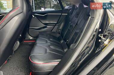 Лифтбек Tesla Model S 2013 в 