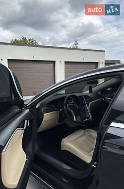 Лифтбек Tesla Model S 2017 в 
