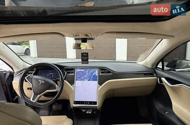 Лифтбек Tesla Model S 2017 в 
