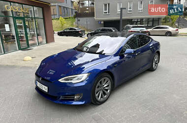 Tesla Model S 2020