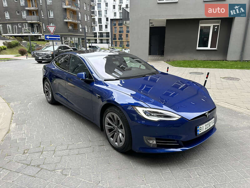 Лифтбек Tesla Model S 2020 в Львове