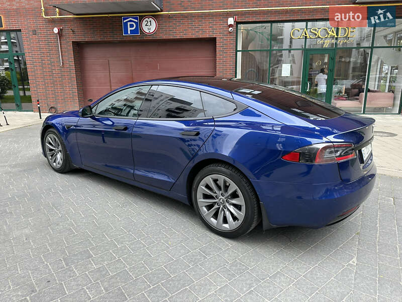 Лифтбек Tesla Model S 2020 в Львове