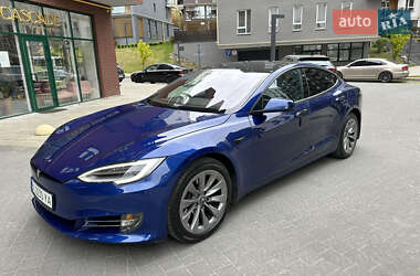 Лифтбек Tesla Model S 2020 в 