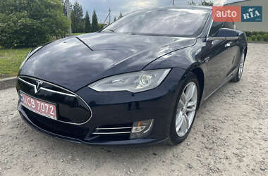 Лифтбек Tesla Model S 2014 в 