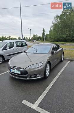 Ліфтбек Tesla Model S 2015 в 