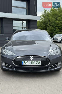 Ліфтбек Tesla Model S 2015 в 