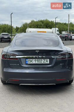 Ліфтбек Tesla Model S 2015 в 