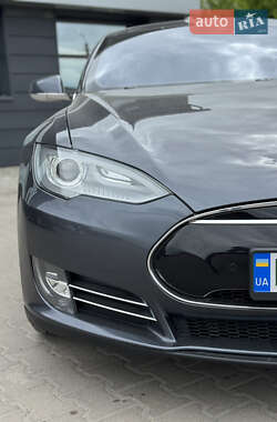 Ліфтбек Tesla Model S 2015 в 