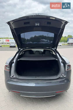 Ліфтбек Tesla Model S 2015 в 