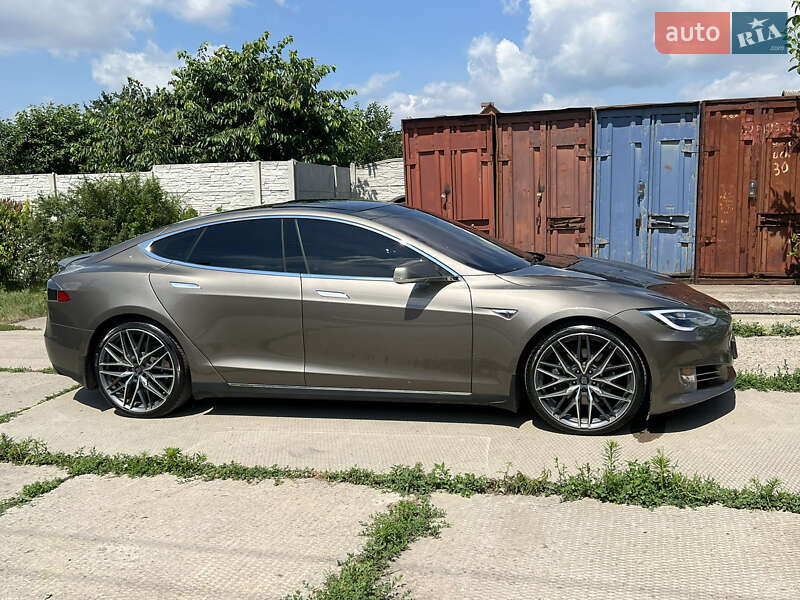 Ліфтбек Tesla Model S 2016 в Харкові фото 6 Ліфтбек Tesla Model S 2016 в Харкові