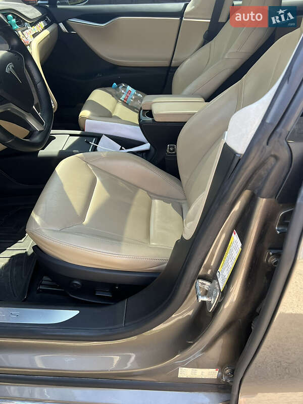 Ліфтбек Tesla Model S 2016 в Харкові фото 10 Ліфтбек Tesla Model S 2016 в Харкові