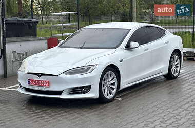 Лифтбек Tesla Model S 2016 в 