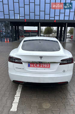 Лифтбек Tesla Model S 2016 в 