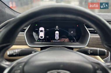 Лифтбек Tesla Model S 2016 в 