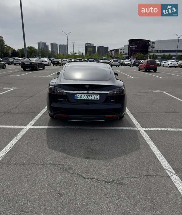 Лифтбек Tesla Model S 2014 в Киеве