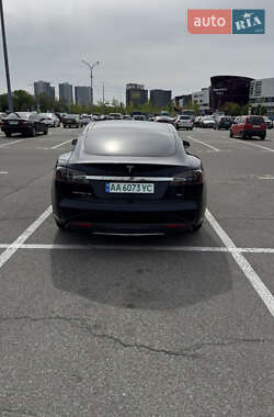 Лифтбек Tesla Model S 2014 в 