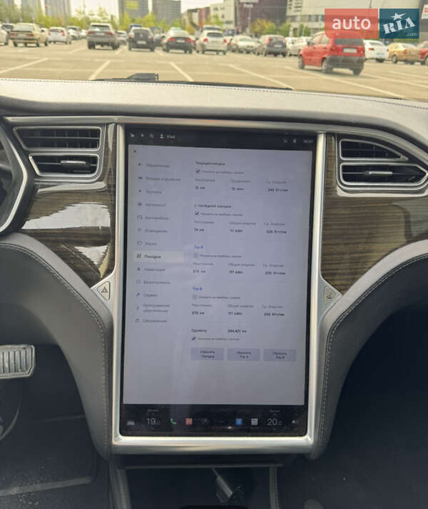Лифтбек Tesla Model S 2014 в Киеве
