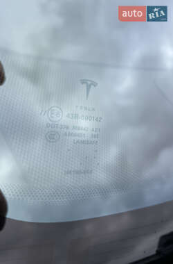 Ліфтбек Tesla Model S 2015 в 