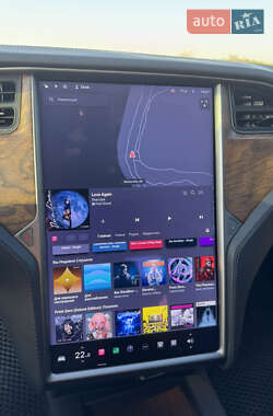 Ліфтбек Tesla Model S 2020 в 