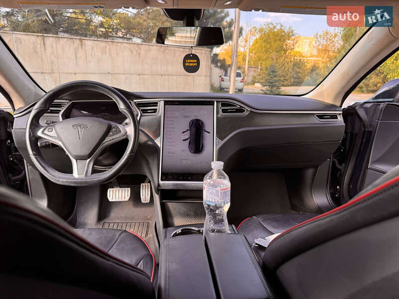Лифтбек Tesla Model S 2013 в Черноморске