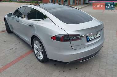 Лифтбек Tesla Model S 2014 в 