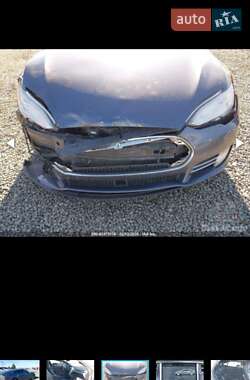 Лифтбек Tesla Model S 2014 в 