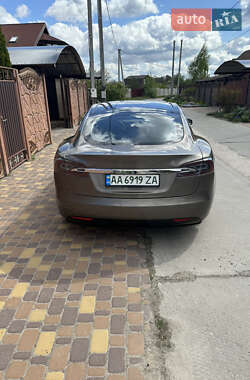 Лифтбек Tesla Model S 2016 в 