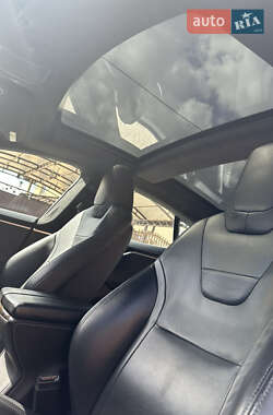 Лифтбек Tesla Model S 2016 в 