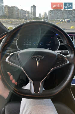 Лифтбек Tesla Model S 2015 в 